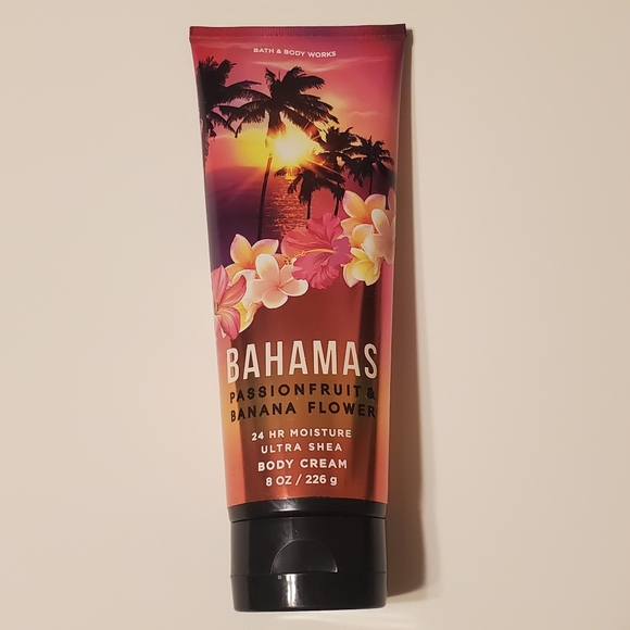 Bath & Body Works Bahamas Passionfruit & Banana Flower Lotion - Picture 2 of 5